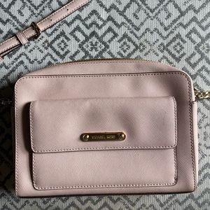 Micheal Kors Crossbody